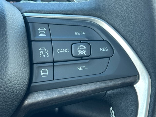 2027 Jeep Grand Cherokee GRAND CHEROKEE LIMITED 4X4