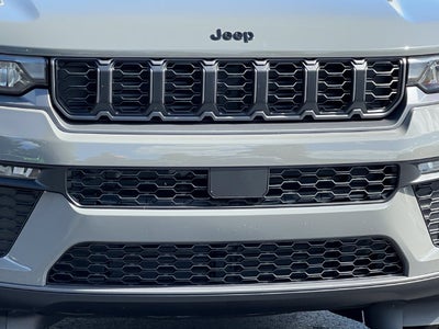 2027 Jeep Grand Cherokee GRAND CHEROKEE LIMITED 4X4