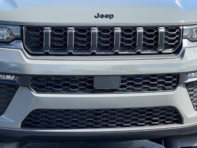 2027 Jeep Grand Cherokee GRAND CHEROKEE LIMITED 4X4
