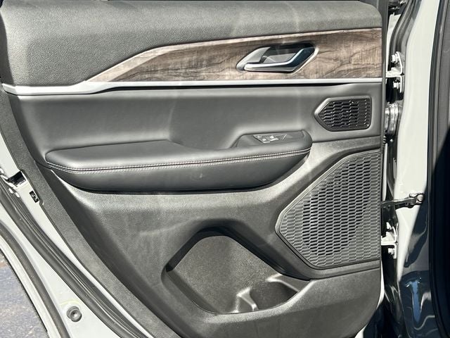 2027 Jeep Grand Cherokee GRAND CHEROKEE LIMITED 4X4
