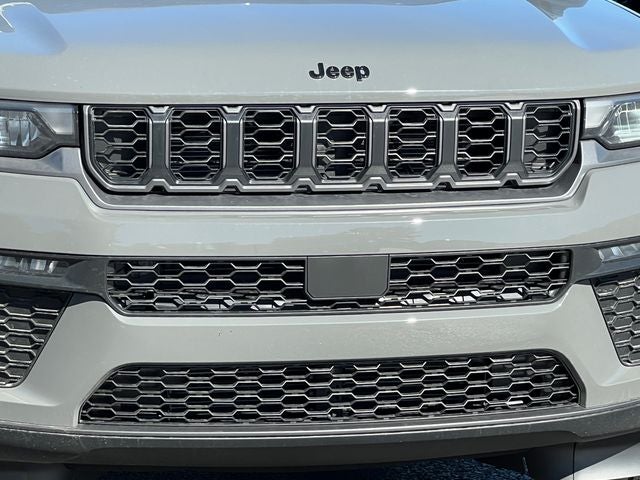 2027 Jeep Grand Cherokee GRAND CHEROKEE LIMITED 4X4