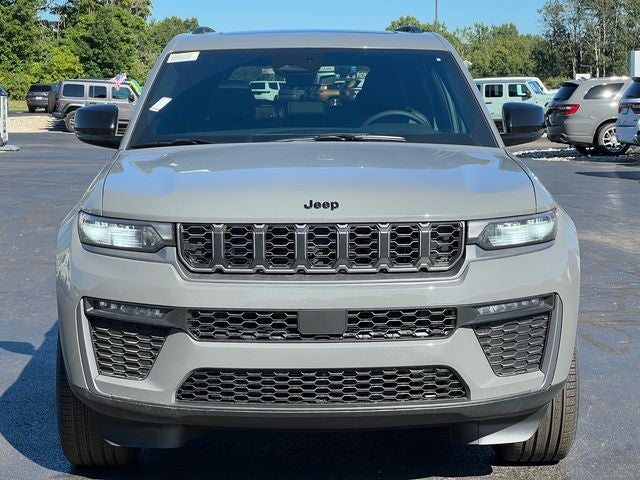2027 Jeep Grand Cherokee GRAND CHEROKEE LIMITED 4X4