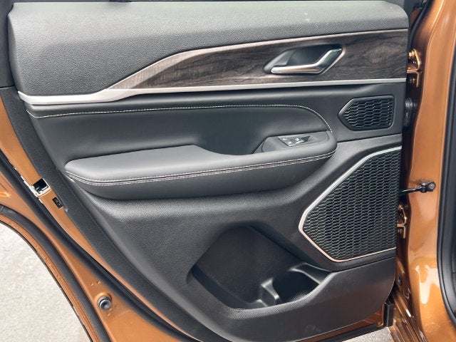 2027 Jeep Grand Cherokee GRAND CHEROKEE LIMITED RESERVE 4X4