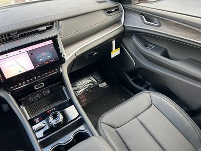 2027 Jeep Grand Cherokee Limited Reserve