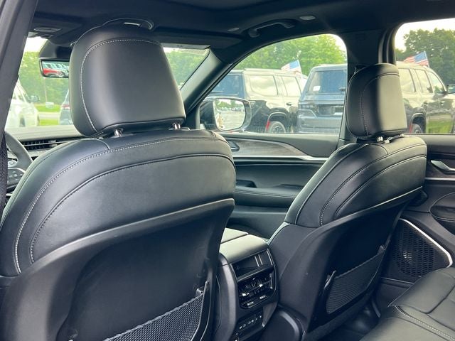 2027 Jeep Grand Cherokee Limited Reserve