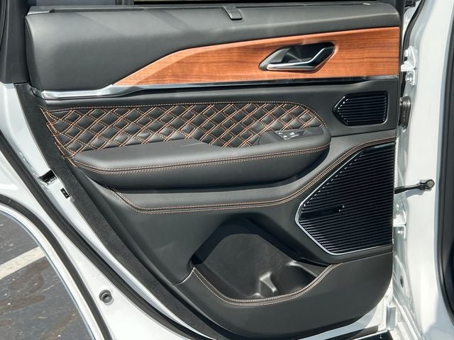 2027 Jeep Grand Cherokee Summit