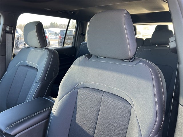 2025 Jeep Grand Cherokee L GRAND CHEROKEE L LAREDO X 4X4