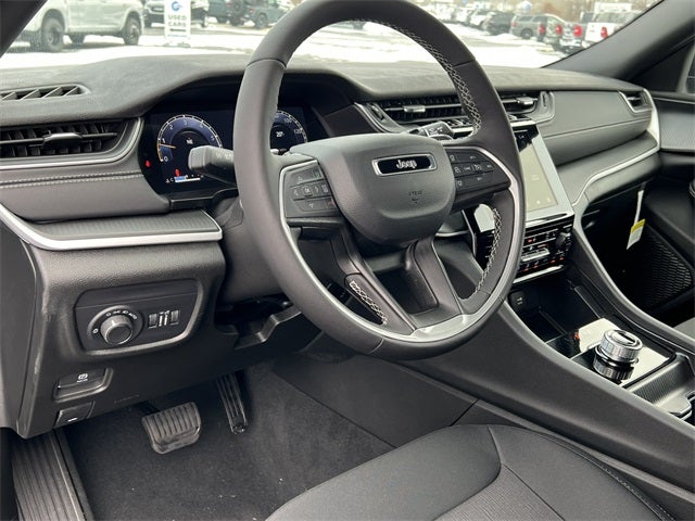 2025 Jeep Grand Cherokee L GRAND CHEROKEE L LAREDO X 4X4