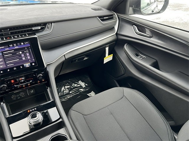 2025 Jeep Grand Cherokee L GRAND CHEROKEE L LAREDO X 4X4