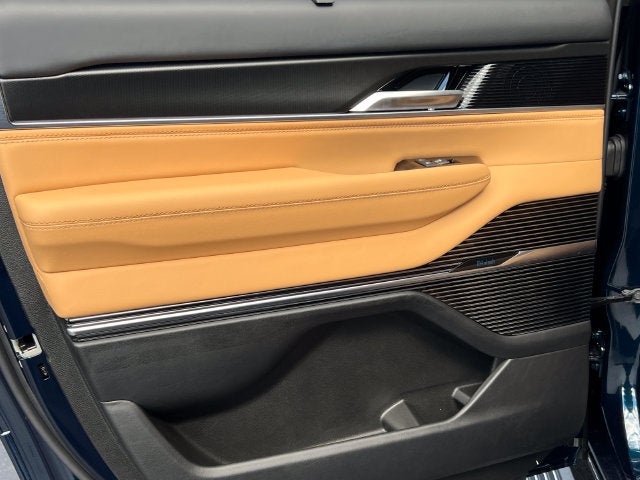 2027 Jeep Grand Wagoneer L GRAND WAGONEER LONG WHEELBASE SUMMIT RESERVE 4X4