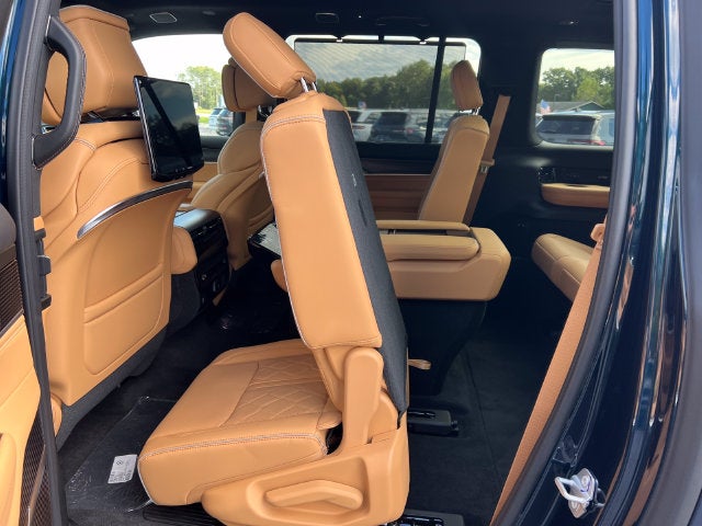2027 Jeep Grand Wagoneer L GRAND WAGONEER LONG WHEELBASE SUMMIT RESERVE 4X4