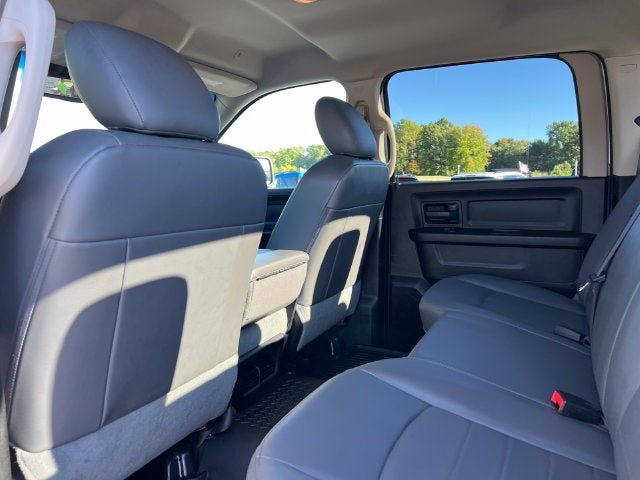 2020 RAM 1500 Classic Tradesman Crew Cab 4x4 5'7' Box