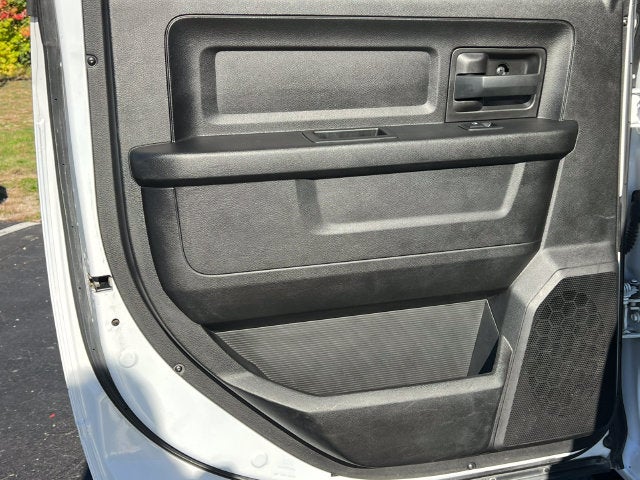 2020 RAM 1500 Classic Tradesman Crew Cab 4x4 5'7' Box