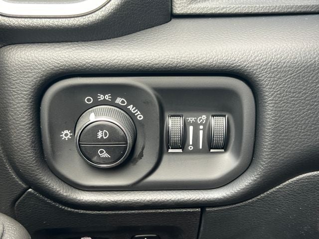 2027 RAM 1500 RAM 1500 BIG HORN CREW CAB 4X4 5'7' BOX