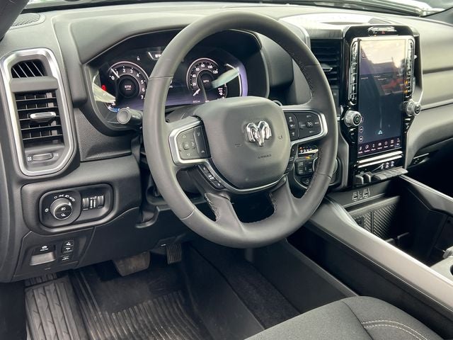 2025 RAM 1500 Big Horn Crew Cab 4x4 5'7' Box
