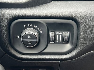 2025 RAM 1500 Big Horn Crew Cab 4x4 5'7' Box