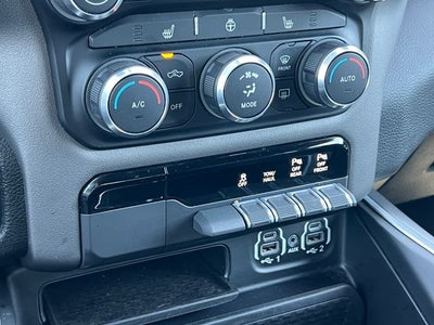 2022 RAM 1500 Big Horn Crew Cab 4x4 5'7' Box