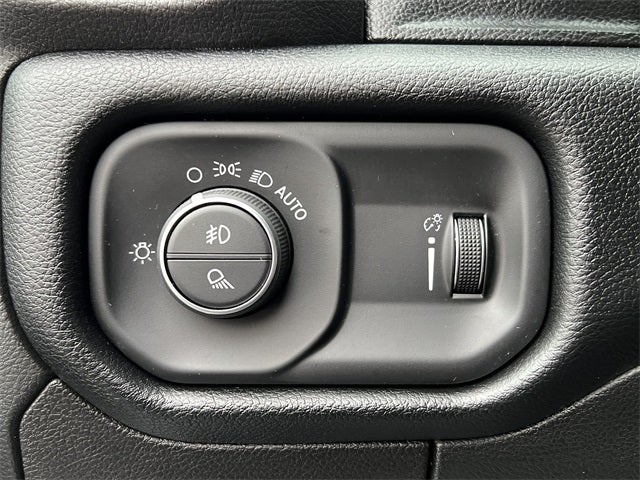 2021 RAM 1500 Big Horn Crew Cab 4x4 5'7' Box