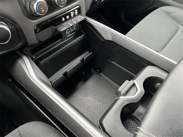 2021 RAM 1500 Big Horn Crew Cab 4x4 5'7' Box