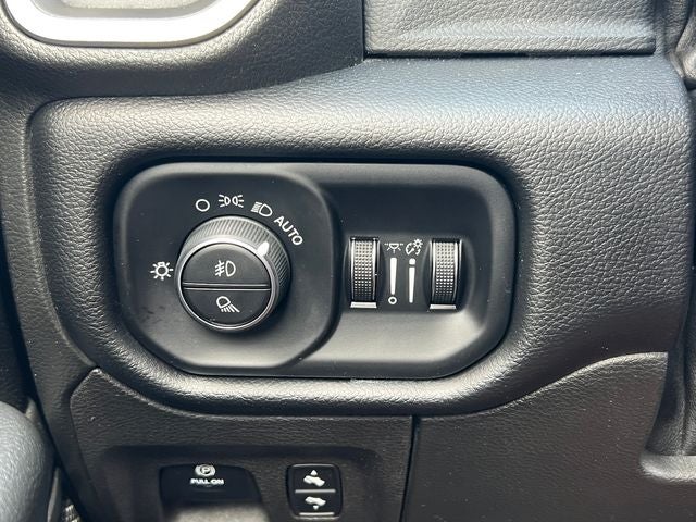 2019 RAM 1500 Big Horn/Lone Star Crew Cab 4x4 5'7' Box