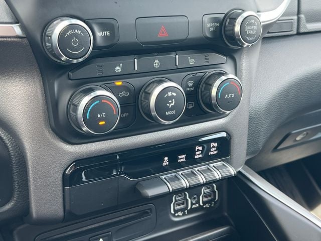 2019 RAM 1500 Big Horn/Lone Star Crew Cab 4x4 5'7' Box