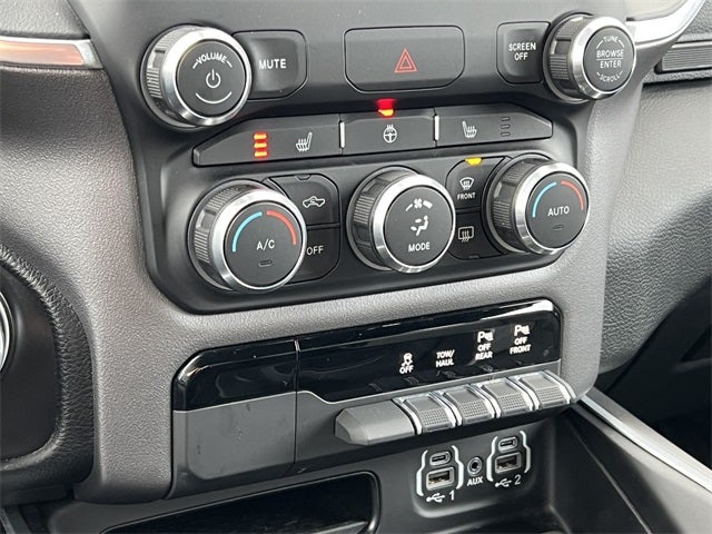 2022 RAM 1500 Big Horn Crew Cab 4x4 5'7' Box