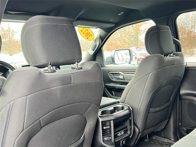 2022 RAM 1500 Big Horn Crew Cab 4x4 5'7' Box