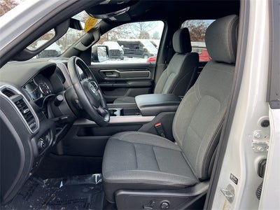 2022 RAM 1500 Big Horn Crew Cab 4x4 5'7' Box