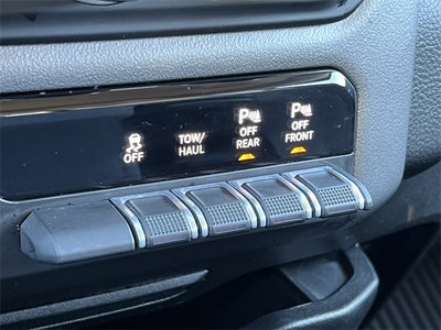 2020 RAM 1500 Big Horn Crew Cab 4x4 5'7' Box