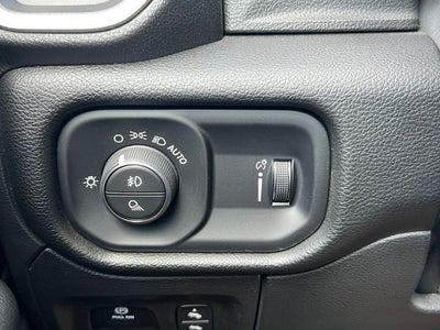 2022 RAM 1500 Big Horn Crew Cab 4x4 5'7' Box