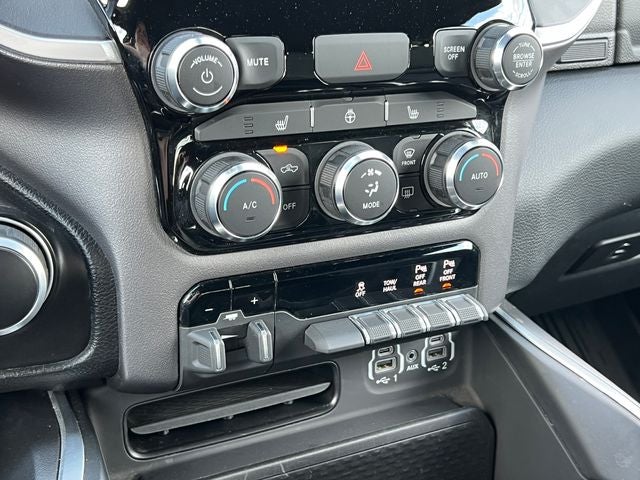 2022 RAM 1500 Big Horn Crew Cab 4x4 5'7' Box