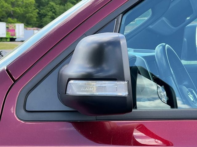 2022 RAM 1500 Big Horn Crew Cab 4x4 5'7' Box