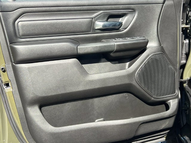 2027 RAM 1500 RAM 1500 EXPRESS CREW CAB 4X4 5'7' BOX