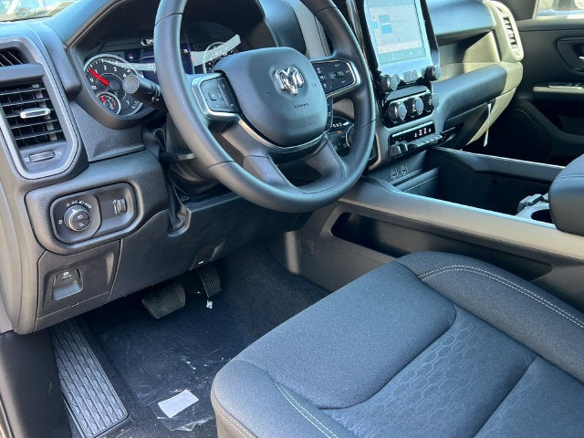 2027 RAM 1500 RAM 1500 EXPRESS CREW CAB 4X4 5'7' BOX