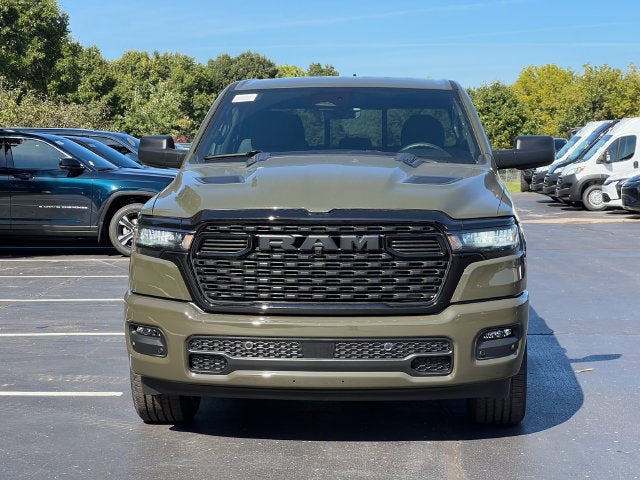 2027 RAM 1500 RAM 1500 EXPRESS CREW CAB 4X4 5'7' BOX
