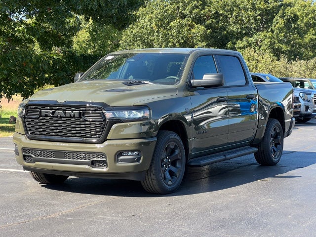 2027 RAM 1500 RAM 1500 EXPRESS CREW CAB 4X4 5'7' BOX