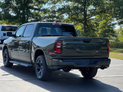 2027 RAM 1500 RAM 1500 EXPRESS CREW CAB 4X4 5'7' BOX