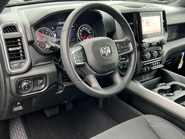 2027 RAM 1500 RAM 1500 EXPRESS CREW CAB 4X4 5'7' BOX