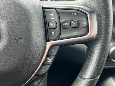 2027 RAM 1500 RAM 1500 EXPRESS CREW CAB 4X4 5'7' BOX