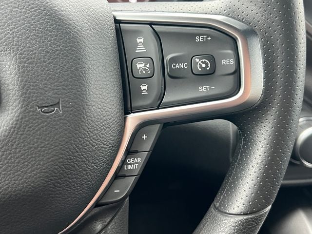 2027 RAM 1500 RAM 1500 EXPRESS CREW CAB 4X4 5'7' BOX