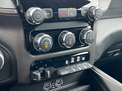 2027 RAM 1500 RAM 1500 EXPRESS CREW CAB 4X4 5'7' BOX