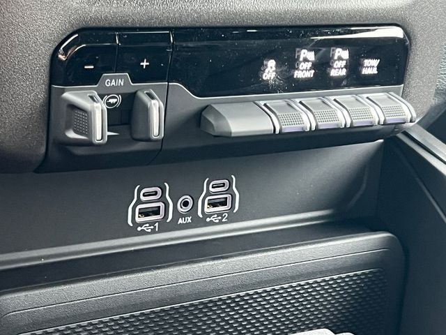 2027 RAM 1500 RAM 1500 EXPRESS CREW CAB 4X4 5'7' BOX