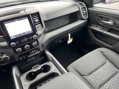 2027 RAM 1500 RAM 1500 EXPRESS CREW CAB 4X4 5'7' BOX
