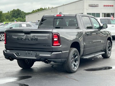 2027 RAM 1500 RAM 1500 EXPRESS CREW CAB 4X4 5'7' BOX