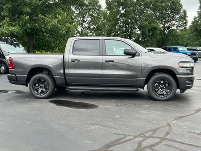 2027 RAM 1500 RAM 1500 EXPRESS CREW CAB 4X4 5'7' BOX