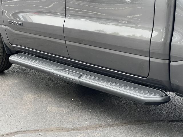 2027 RAM 1500 RAM 1500 EXPRESS CREW CAB 4X4 5'7' BOX