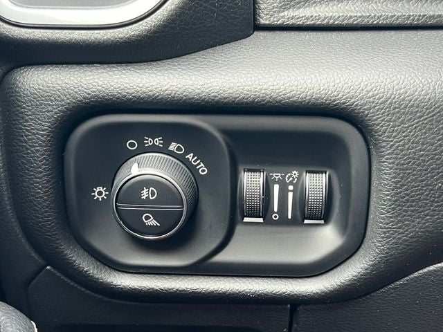 2025 RAM 1500 Laramie Crew Cab 4x4 5'7' Box