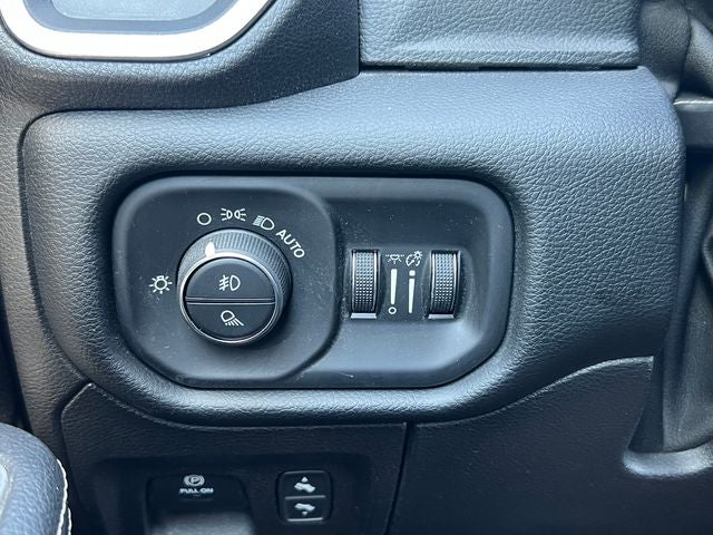 2021 RAM 1500 Laramie Crew Cab 4x4 5'7' Box