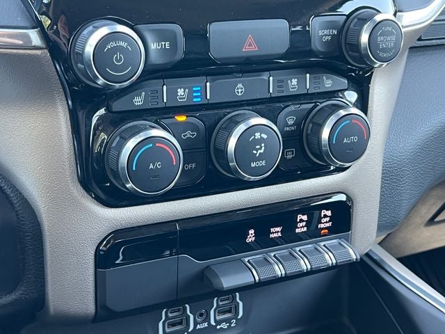2021 RAM 1500 Laramie Crew Cab 4x4 5'7' Box