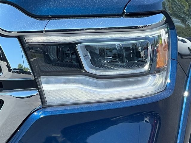 2021 RAM 1500 Laramie Crew Cab 4x4 5'7' Box